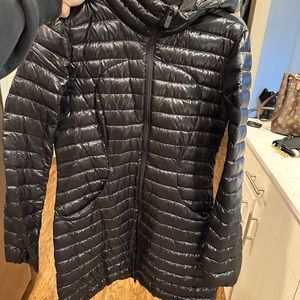Lululemon Pack it down jacket long